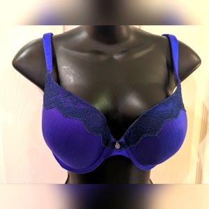 Victoria's Secret lined perfect coverage with lace